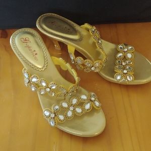Slip on high heels Beautiful gold/diamond